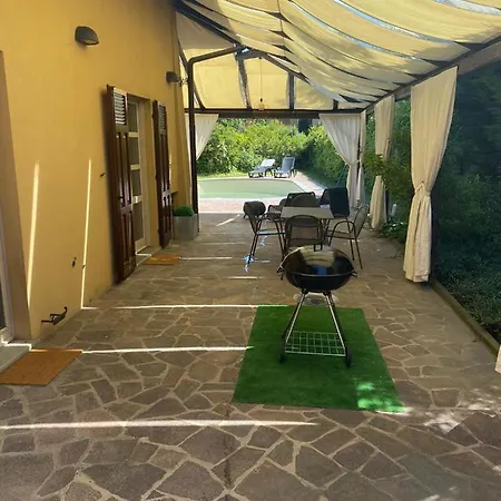 Villa Langhe, *